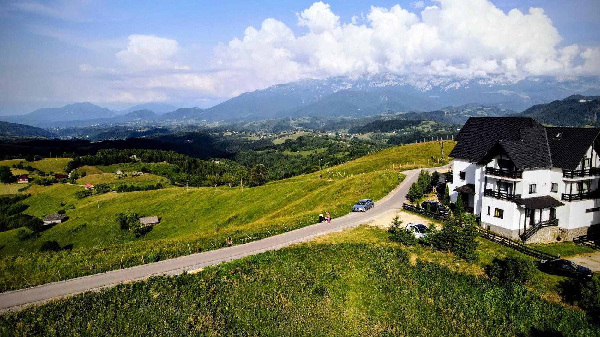 Pensiunea Soarelui Fundata Exterior photo
